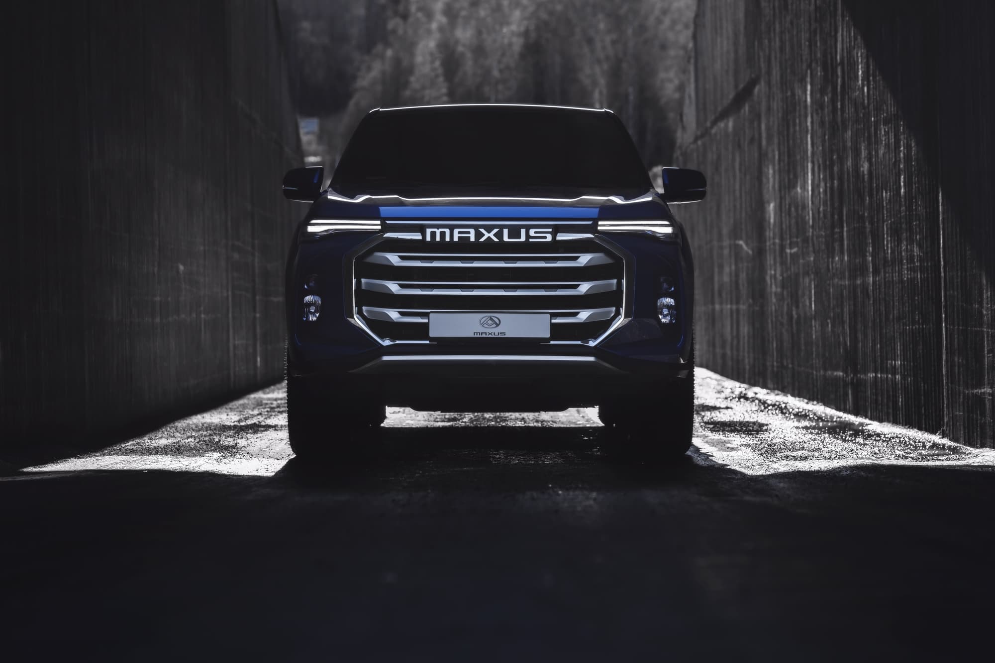 Maxus T90 EV Blauw vooraanzicht