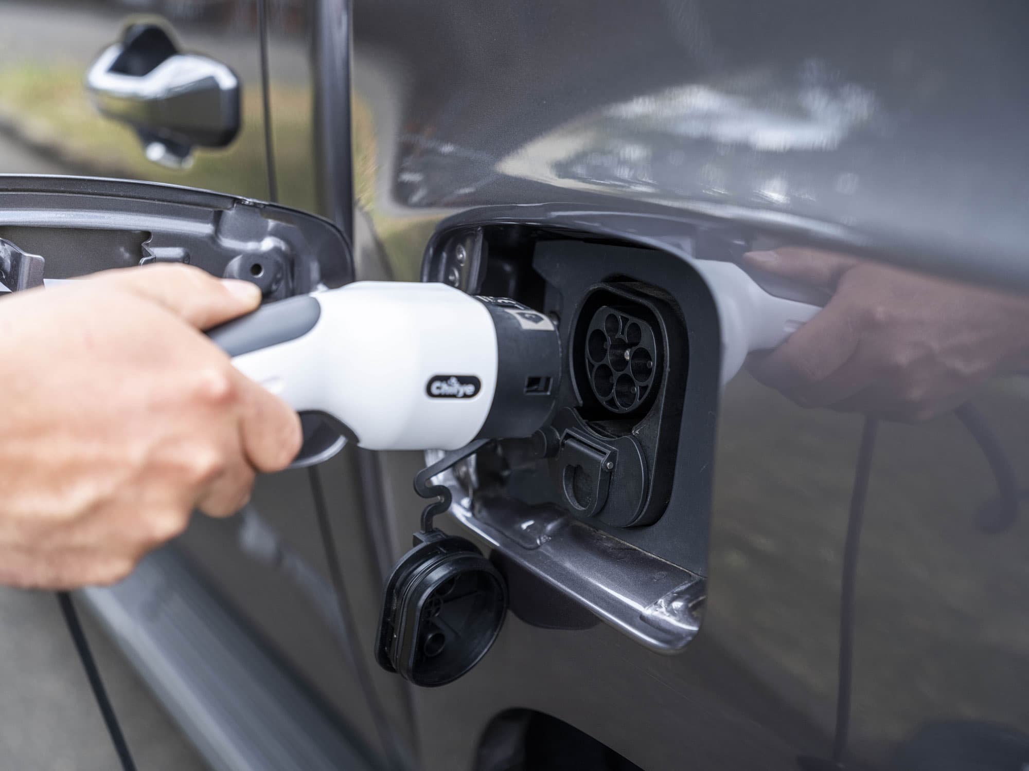 Maxus T90 EV Grijs opladen